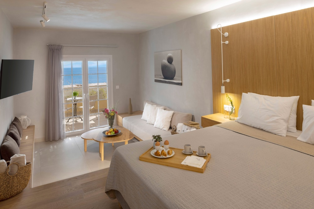 Atrium Hotel — Hotel rooms in Skiathos, Thessaly