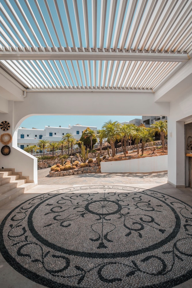 'Lindian Myth' Sea View Studios — Hotel building in Lindos, South Aegean