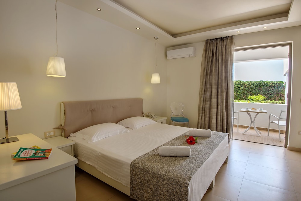 Iperion Beach — Hotel rooms in Rethymnon