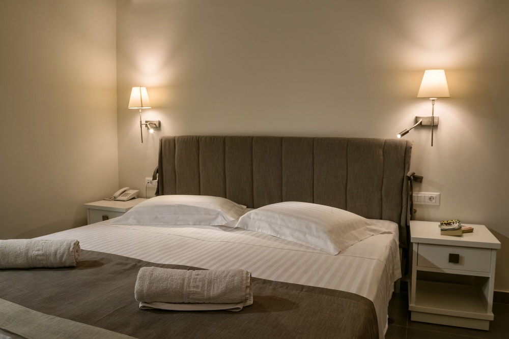 Iperion Beach — Hotel rooms in Rethymnon
