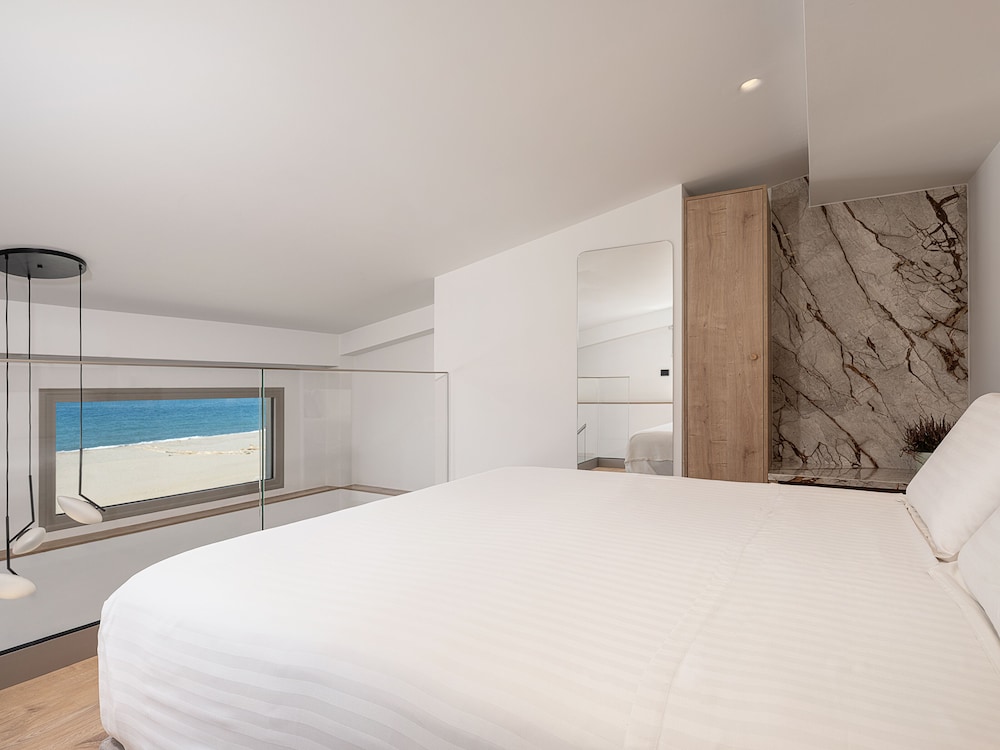 Iperion Beach — Hotel rooms in Rethymnon