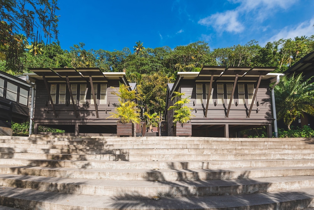 Rabot Hotel from Hotel Chocolat — Hotel building in Soufriere