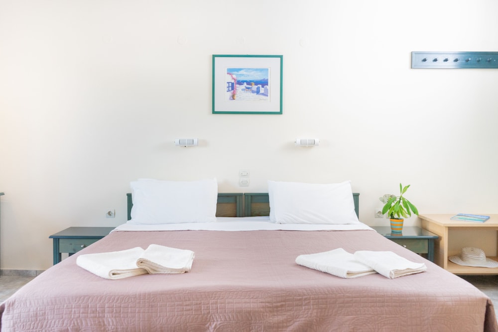 Thalassi Hotel — Rooms in Rethymnon