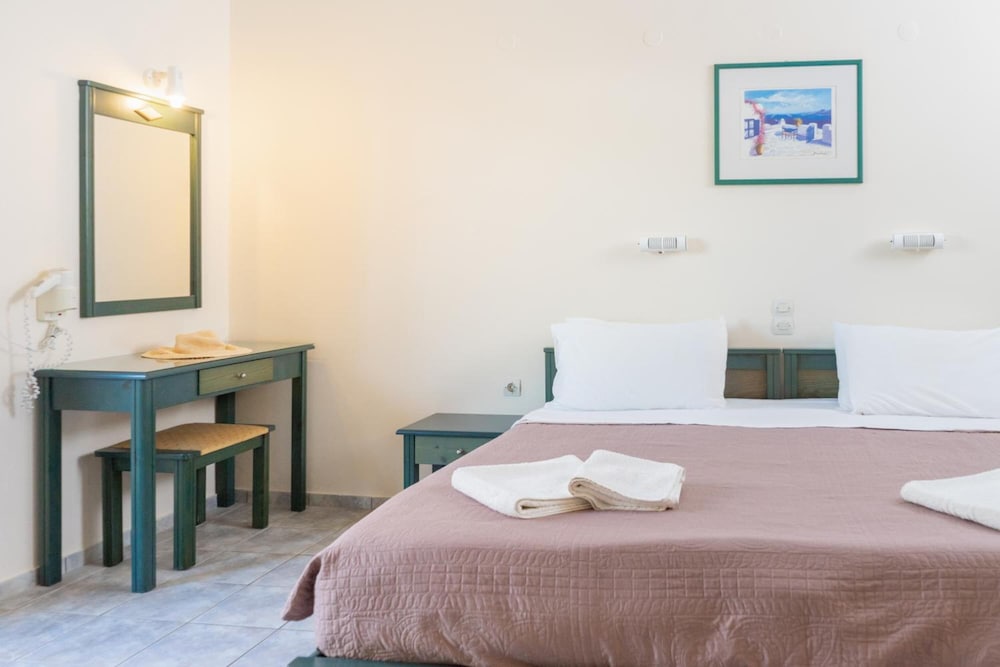 Thalassi Hotel — Rooms in Rethymnon