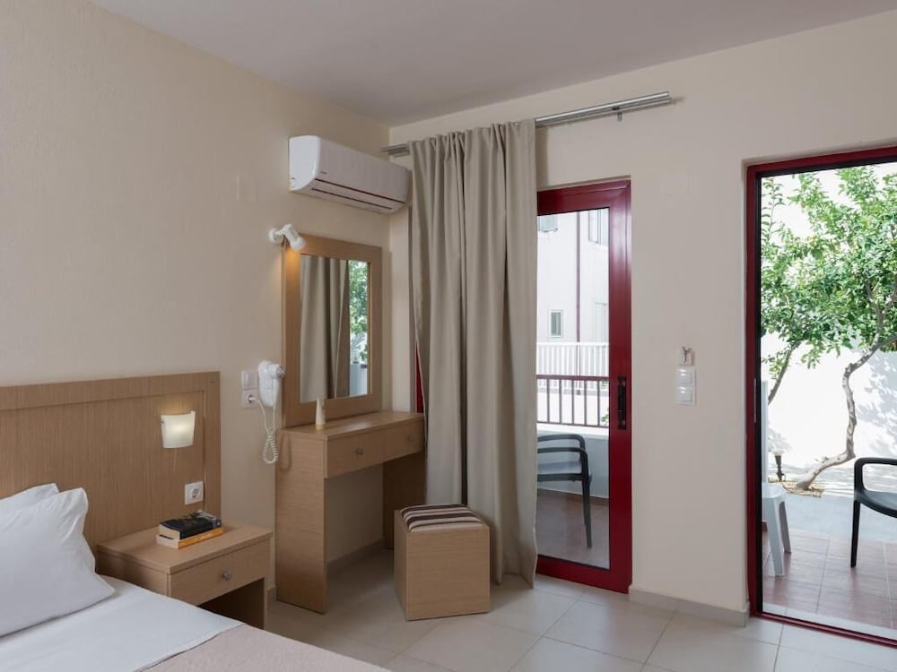Thalassi Hotel — Rooms in Rethymnon