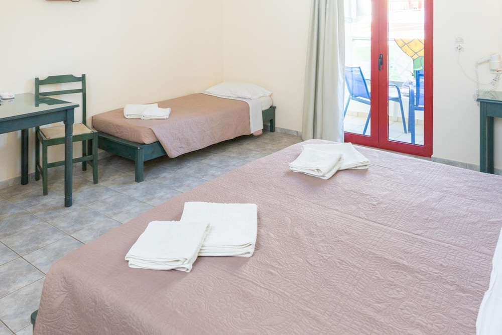 Thalassi Hotel — Rooms in Rethymnon