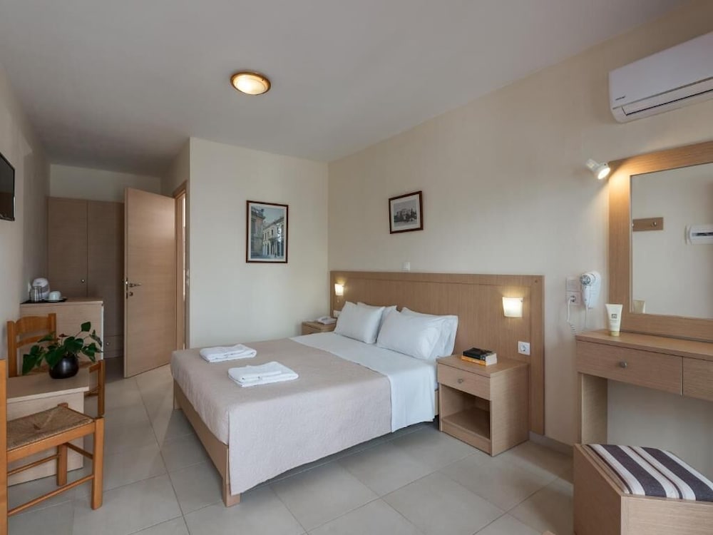 Thalassi Hotel — Rooms in Rethymnon