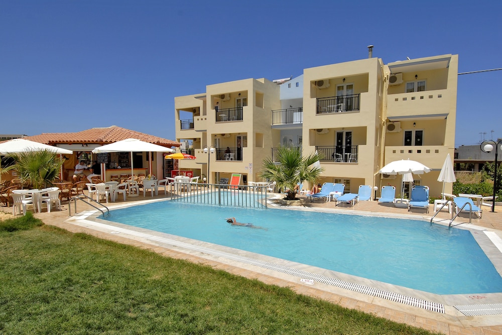 Sunshine Studios & Apartments — Swimming pool in Stalida