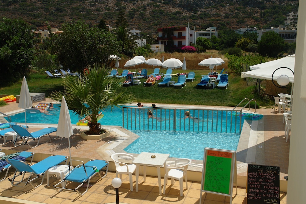 Sunshine Studios & Apartments — Swimming pool in Stalida