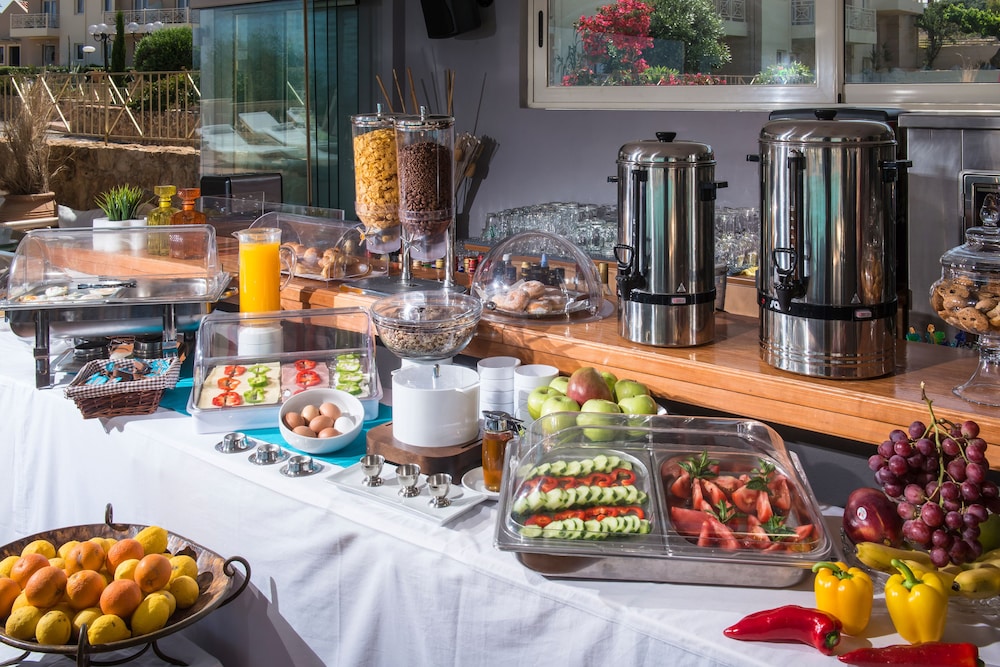Notos Heights Hotel & Suites — Restaurant & bars in Malia