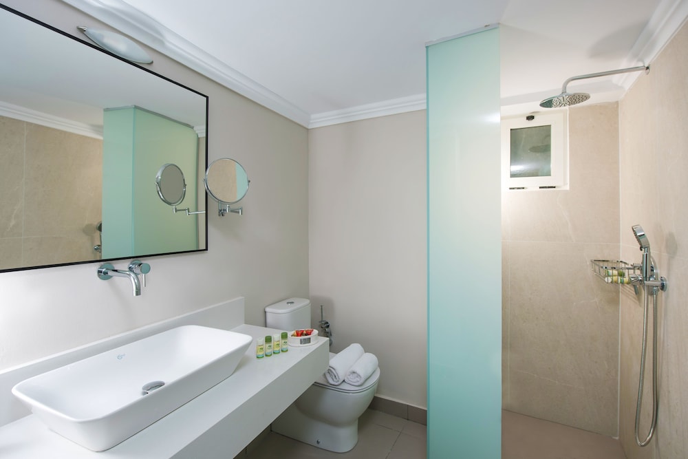 Notos Heights Hotel & Suites — Hotel rooms in Malia