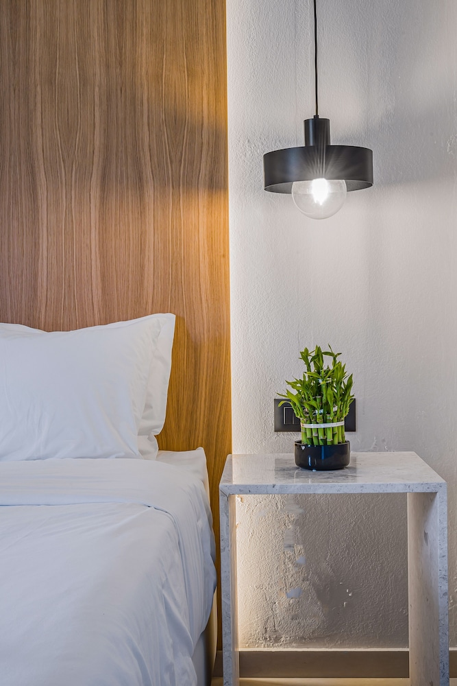 Notos Heights Hotel & Suites — Hotel rooms in Malia