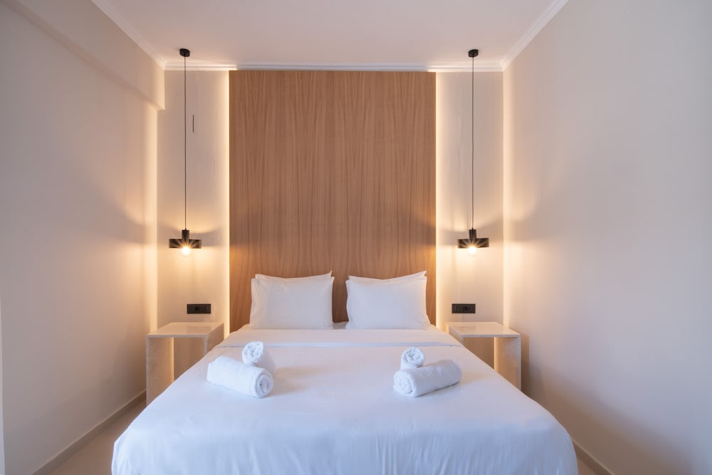 Notos Heights Hotel & Suites — Hotel rooms in Malia