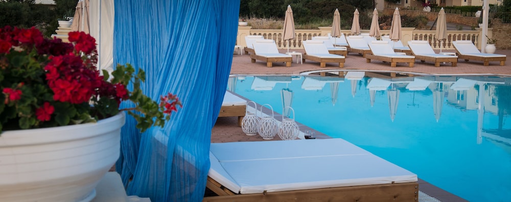 Notos Heights Hotel & Suites — Swimming pool in Malia