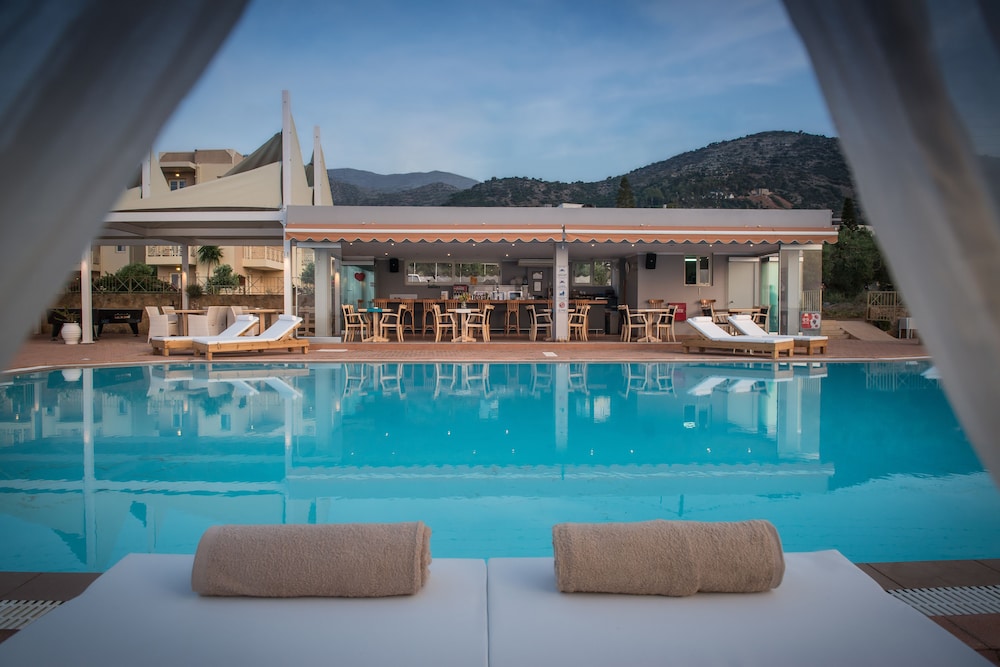 Notos Heights Hotel & Suites — Swimming pool in Malia