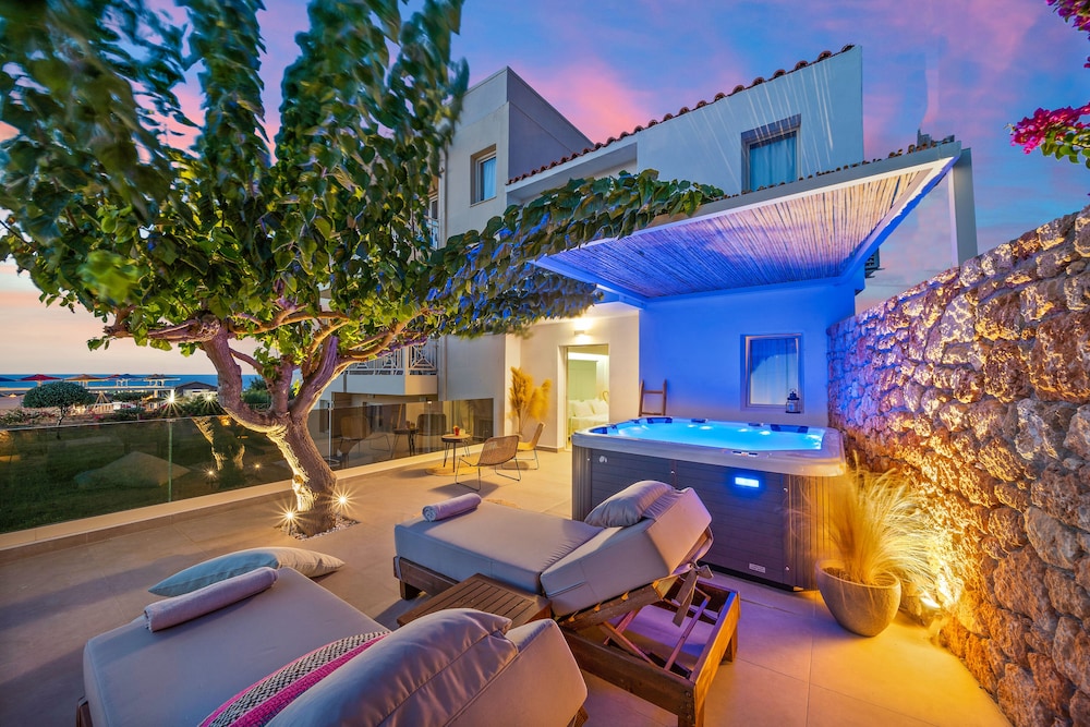 Notos Heights Hotel & Suites — Spa in Malia