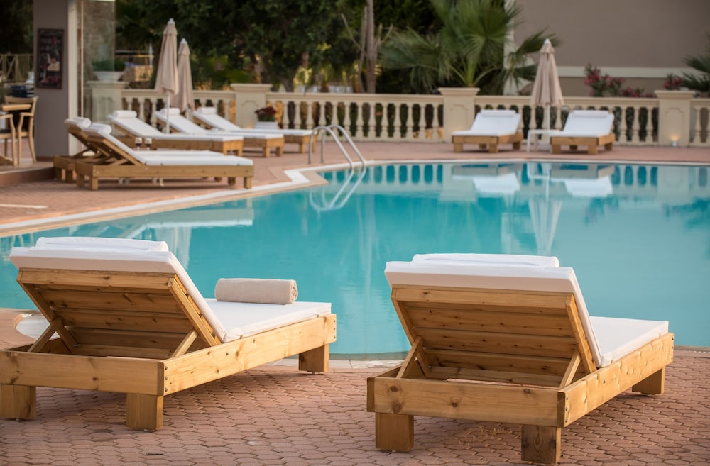 Notos Heights Hotel & Suites — Swimming pool in Malia