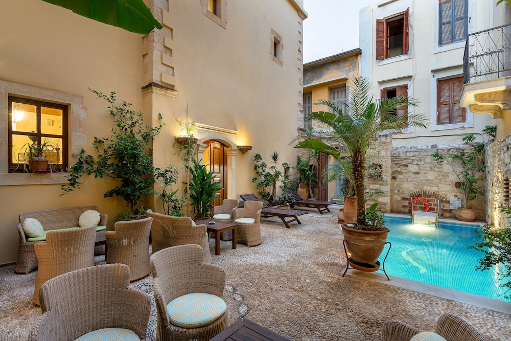 Palazzino Di Corina — Swimming pool in Rethymnon
