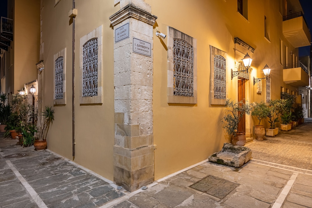 Palazzino Di Corina — Hotel building in Rethymnon
