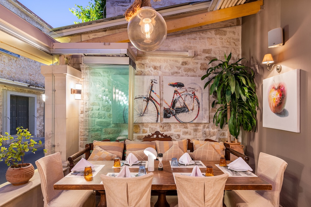 Palazzino Di Corina — Restaurant & bars in Rethymnon