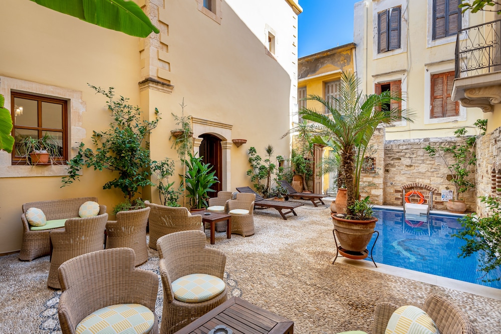 Palazzino Di Corina — Swimming pool in Rethymnon