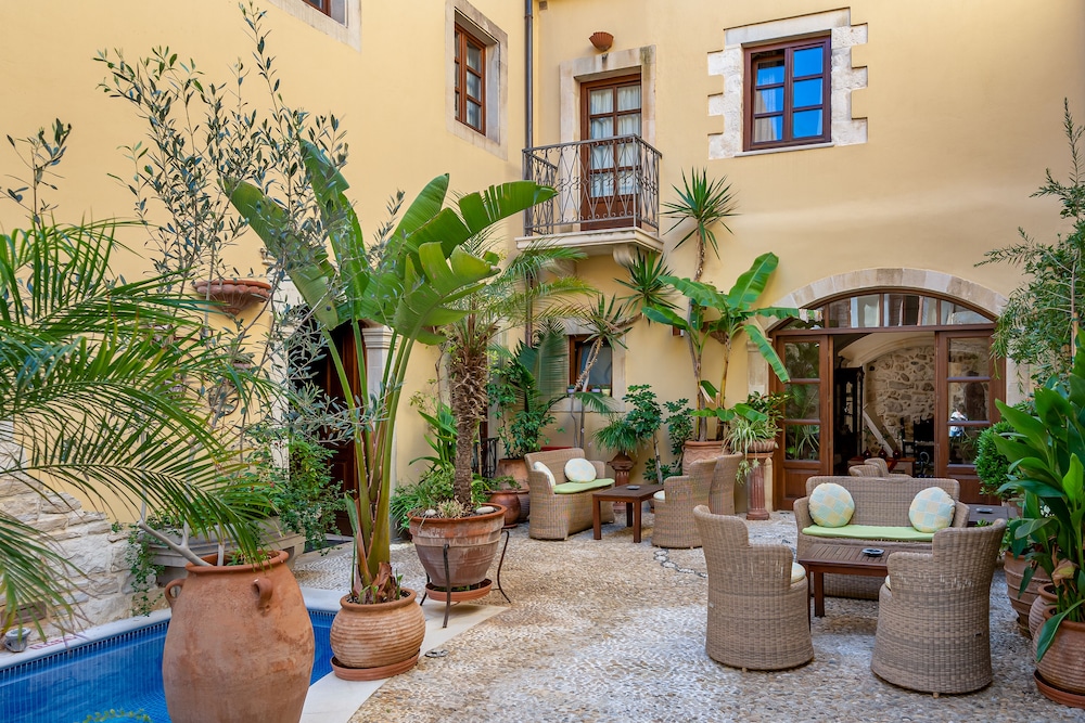 Palazzino Di Corina — Hotel building in Rethymnon