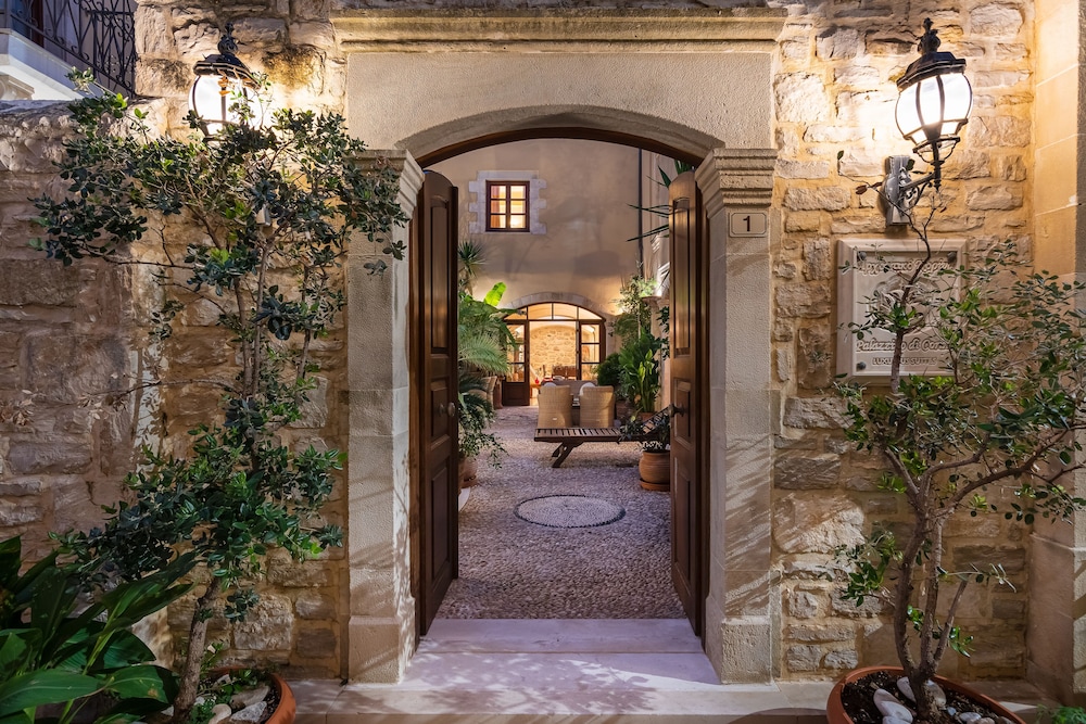 Palazzino Di Corina — Hotel building in Rethymnon