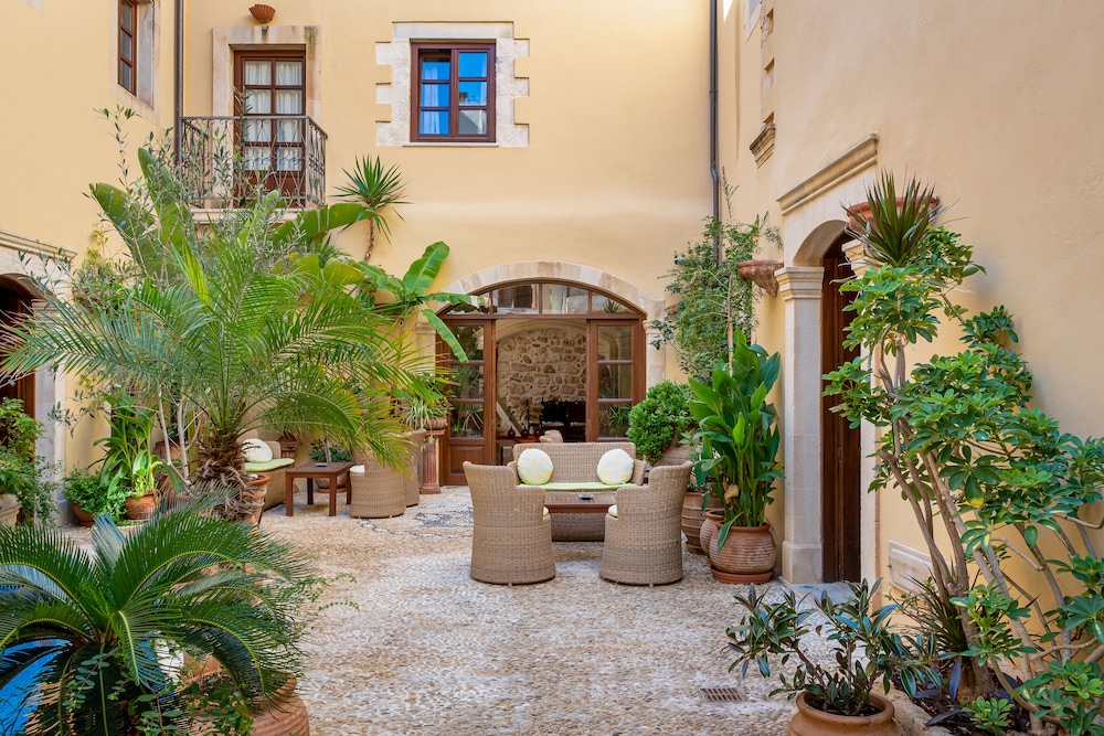 Palazzino Di Corina — Hotel building in Rethymnon