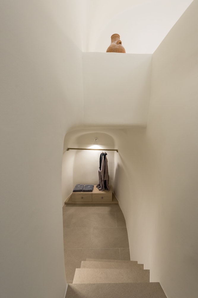 Art Maisons Oia Castle — Hotel rooms in Oia, South Aegean