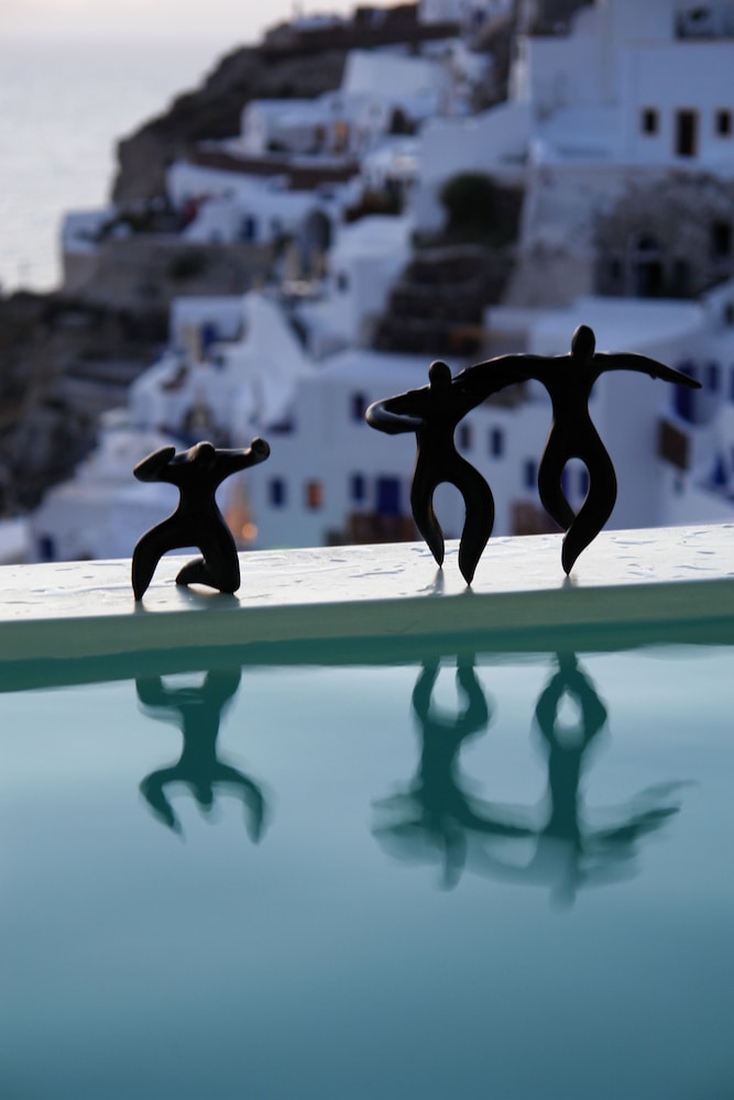 Art Maisons Oia Castle — Swimming pool in Oia, South Aegean