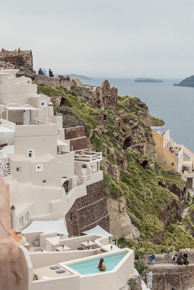 Art Maisons Oia Castle — Hotel building in Oia, South Aegean