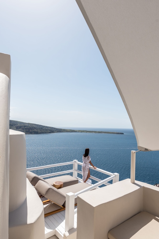 Art Maisons Oia Castle — Hotel building in Oia, South Aegean