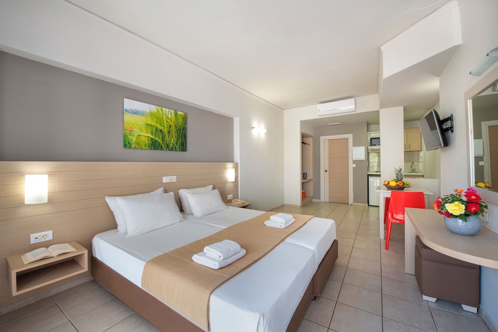 Atrion Hotel — Hotel rooms in Chania