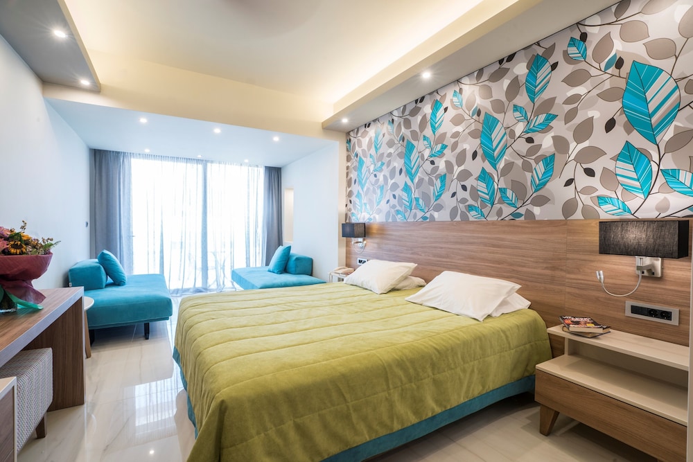 Atrion Hotel — Hotel rooms in Chania