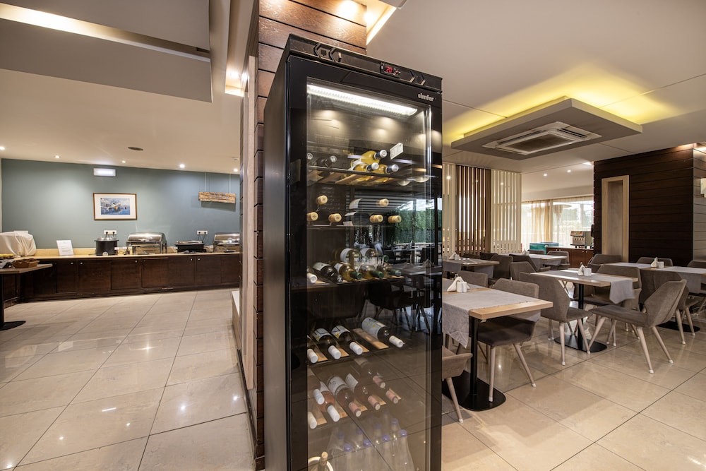 Atrion Hotel — Restaurant & bars in Chania