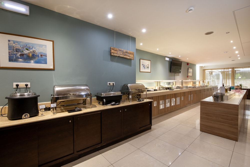 Atrion Hotel — Restaurant & bars in Chania