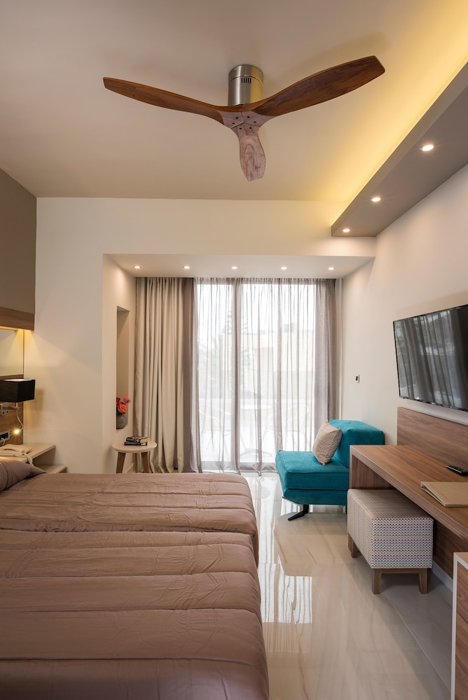 Atrion Hotel — Hotel rooms in Chania