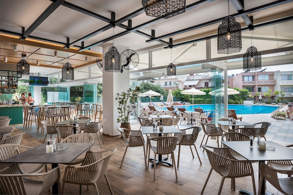 Atrion Hotel — Restaurant & bars in Chania