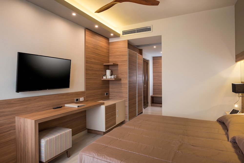 Atrion Hotel — Hotel rooms in Chania