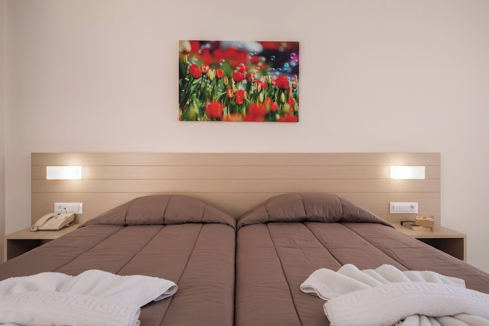 Atrion Hotel — Hotel rooms in Chania