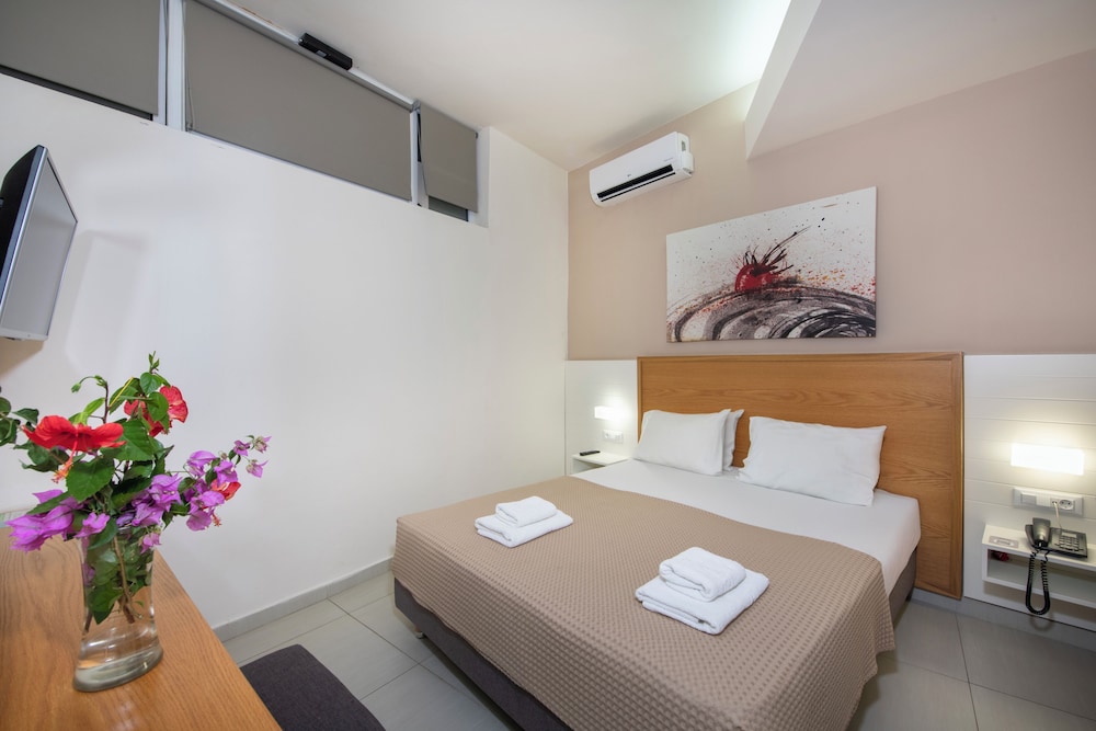 Atrion Hotel — Hotel rooms in Chania