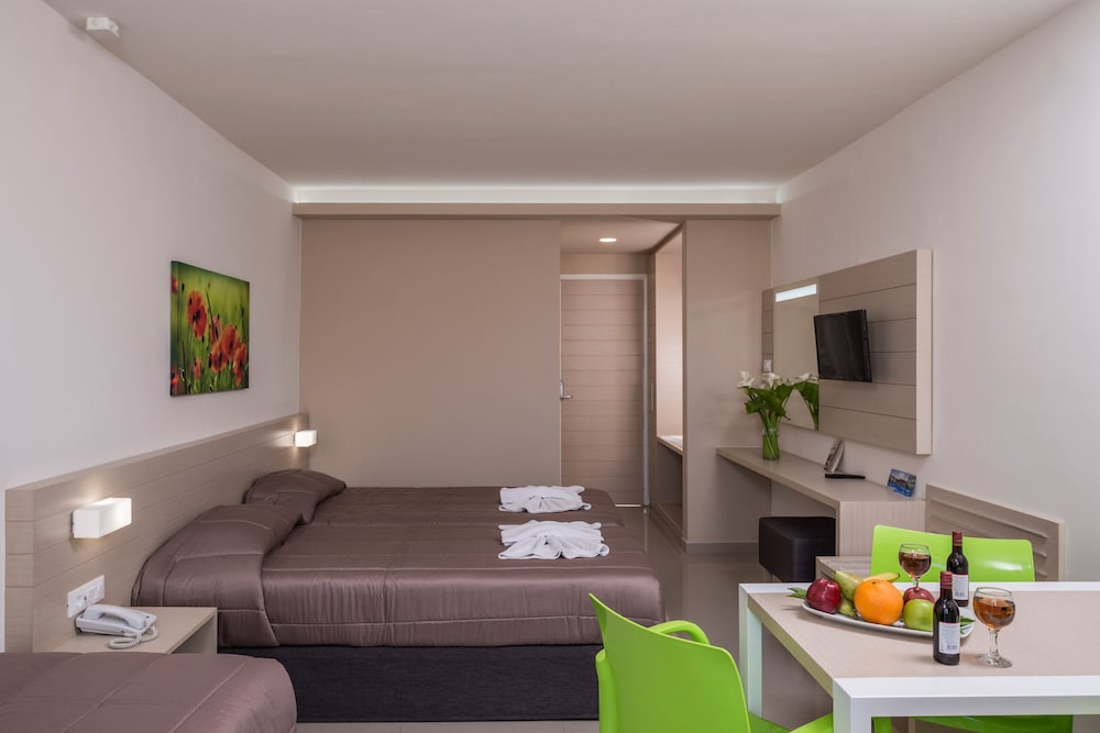 Atrion Hotel — Hotel rooms in Chania