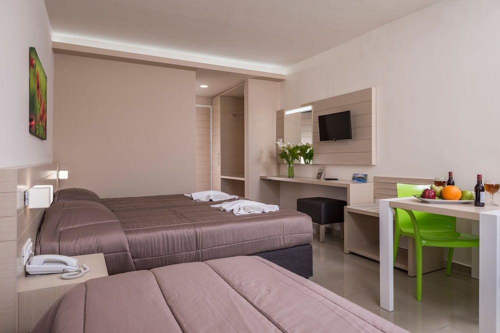 Atrion Hotel — Hotel rooms in Chania