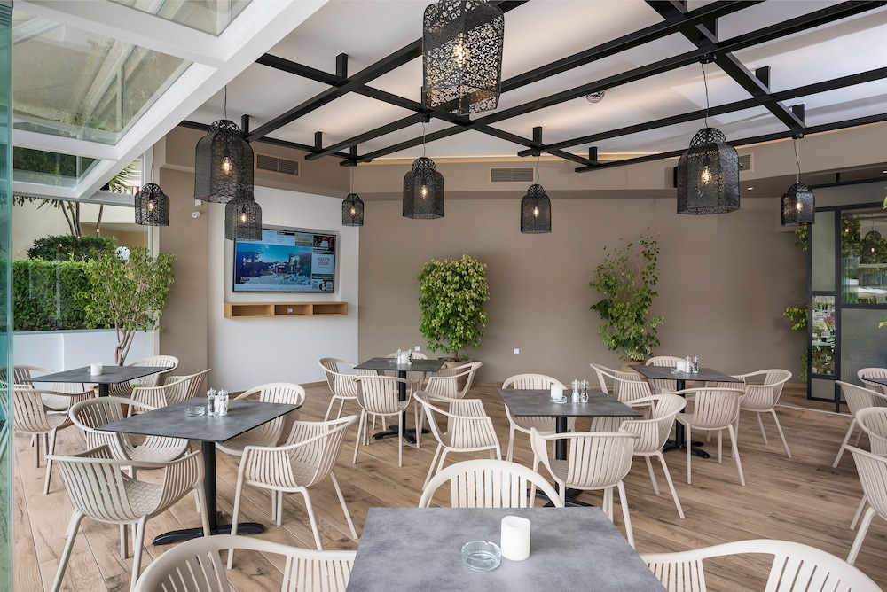 Atrion Hotel — Restaurant & bars in Chania