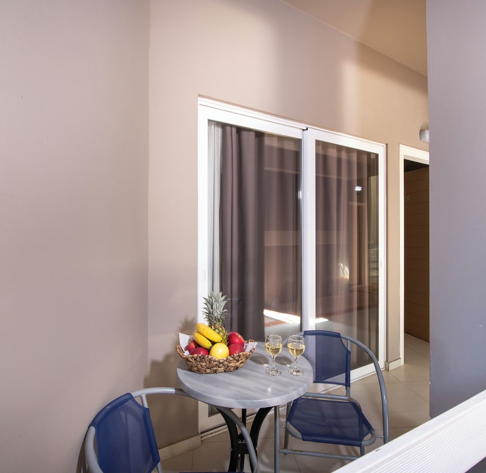 Atrion Hotel — Hotel rooms in Chania
