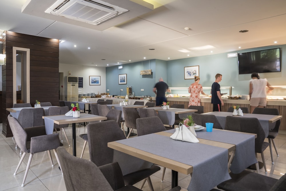 Atrion Hotel — Restaurant & bars in Chania
