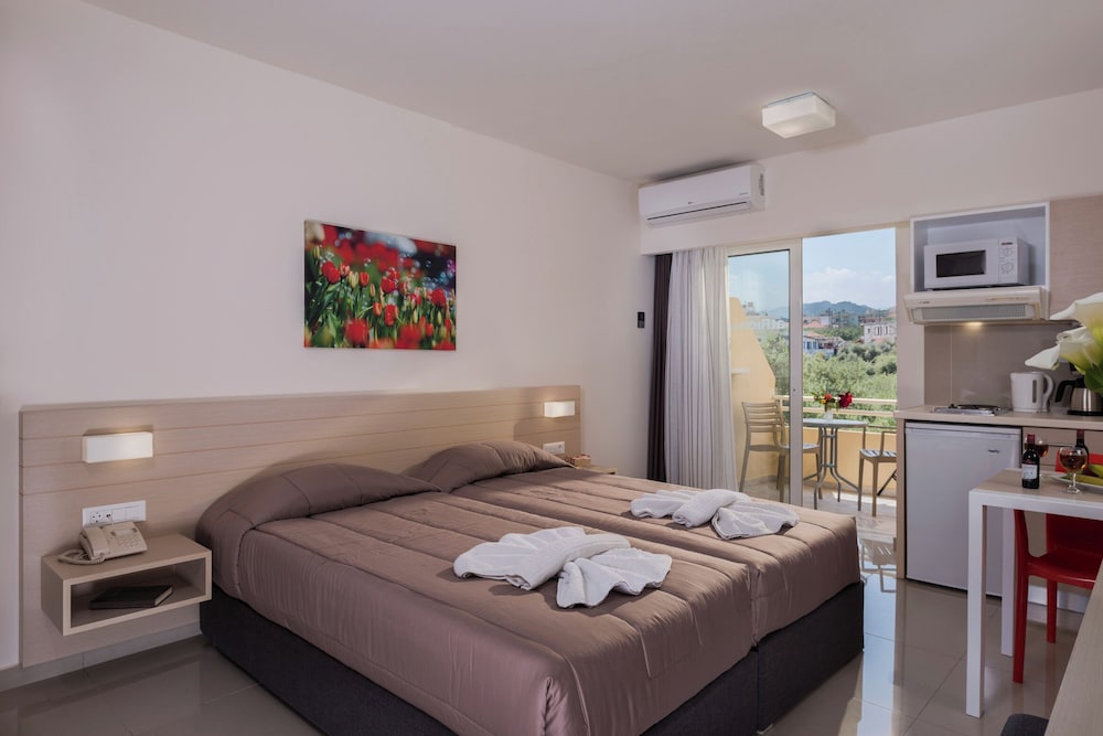Atrion Hotel — Hotel rooms in Chania