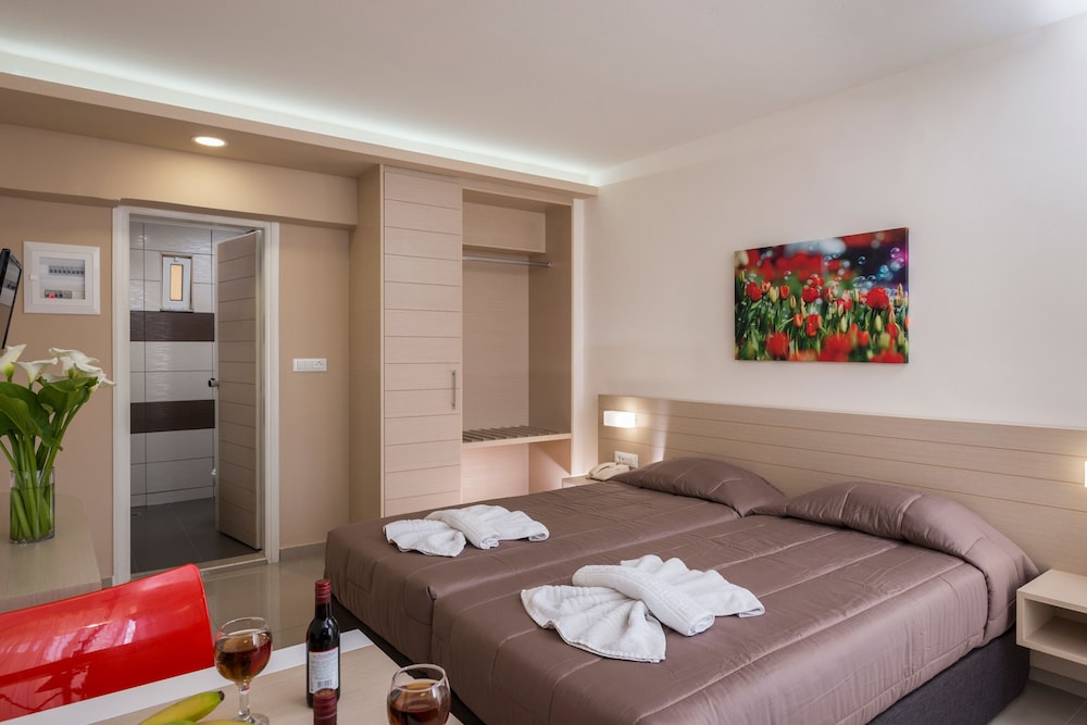 Atrion Hotel — Hotel rooms in Chania