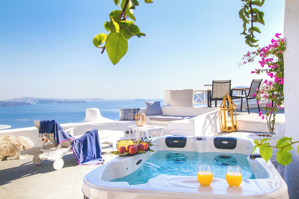 Alexander's Suites — Spa in Oia, South Aegean