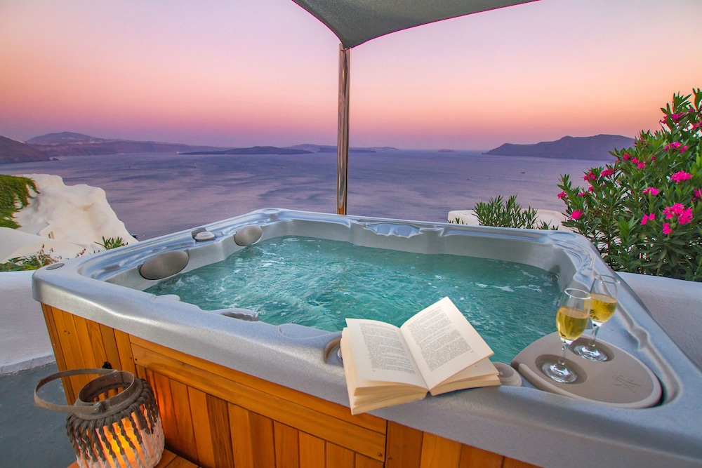 Alexander's Suites — Spa in Oia, South Aegean